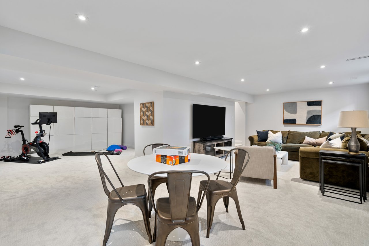 27 Bracken Ave