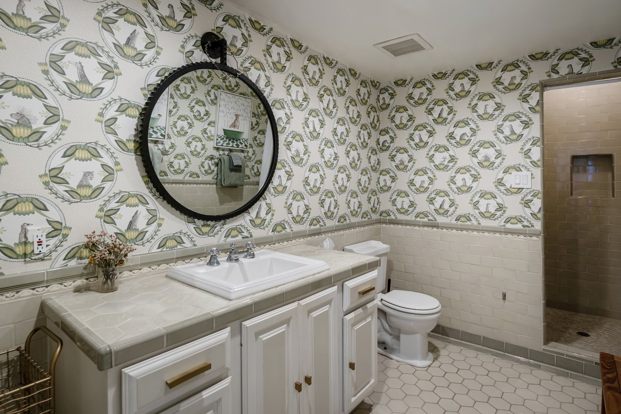 644 N Cherokee Ave, Hancock Park