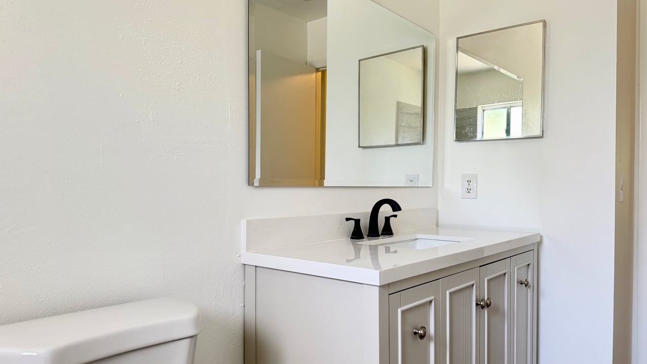 Lake Baldwin Area 2-Bedroom Townhouse for Lease