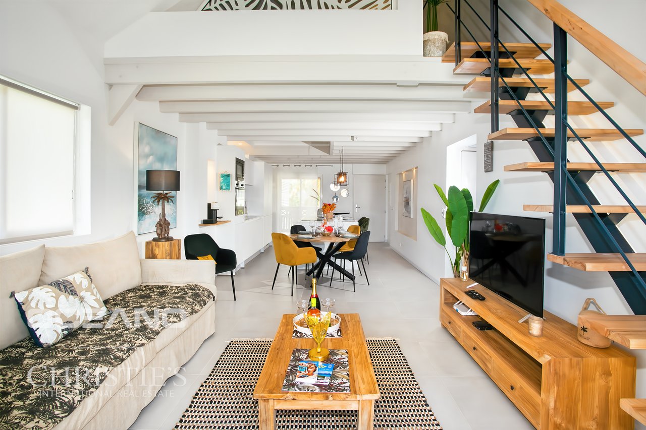 DUPLEX APARTMENT – ORIENT BAY | EXCLUSIVE LISTING