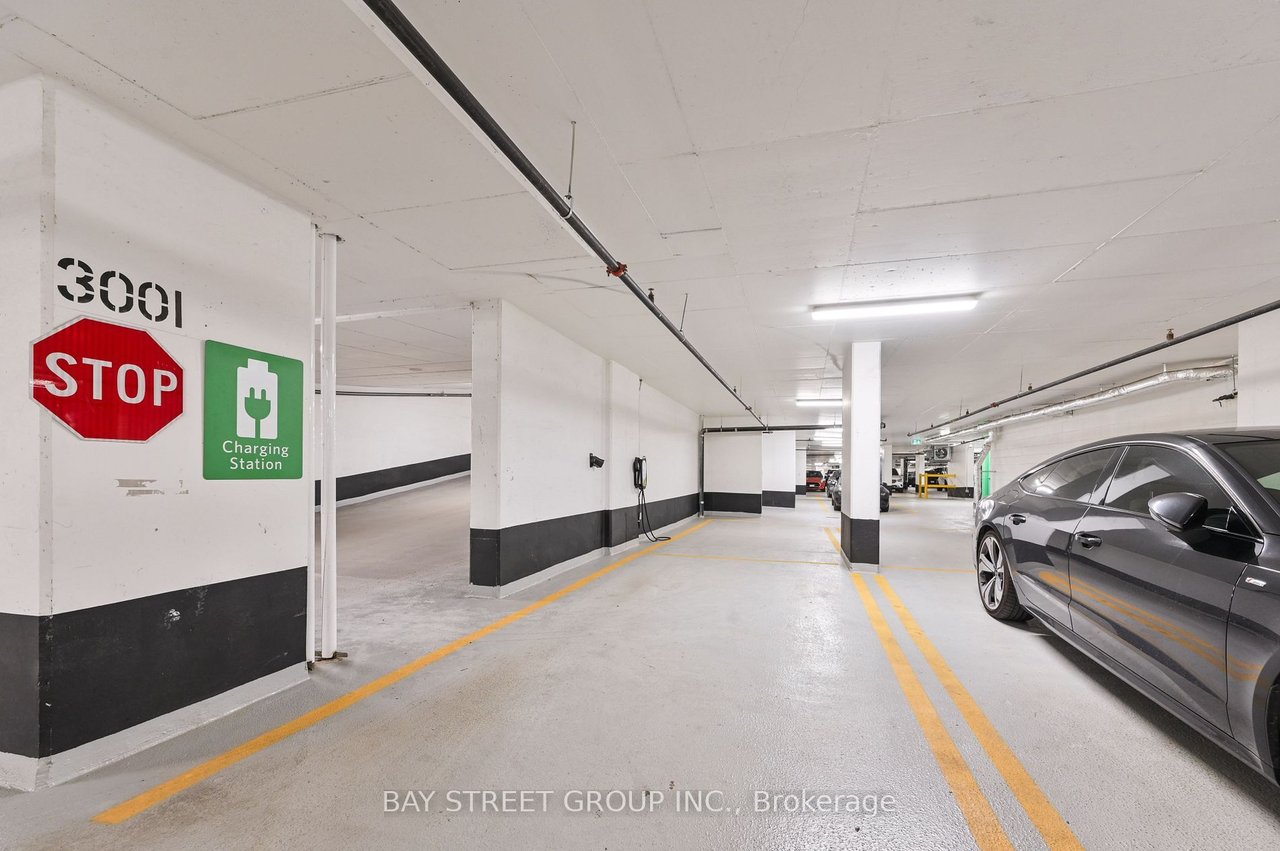 NORTH YORK'S MOST LUXURIOUS PENTHOUSE