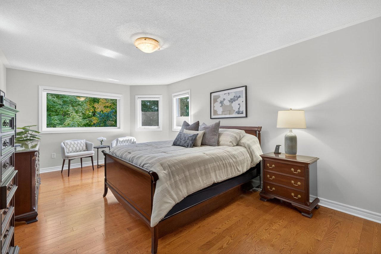 6 Falling Leaf Crt, Aurora