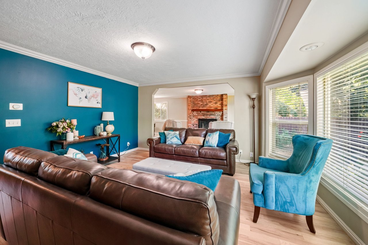 8916 S Cobble Crest Ln