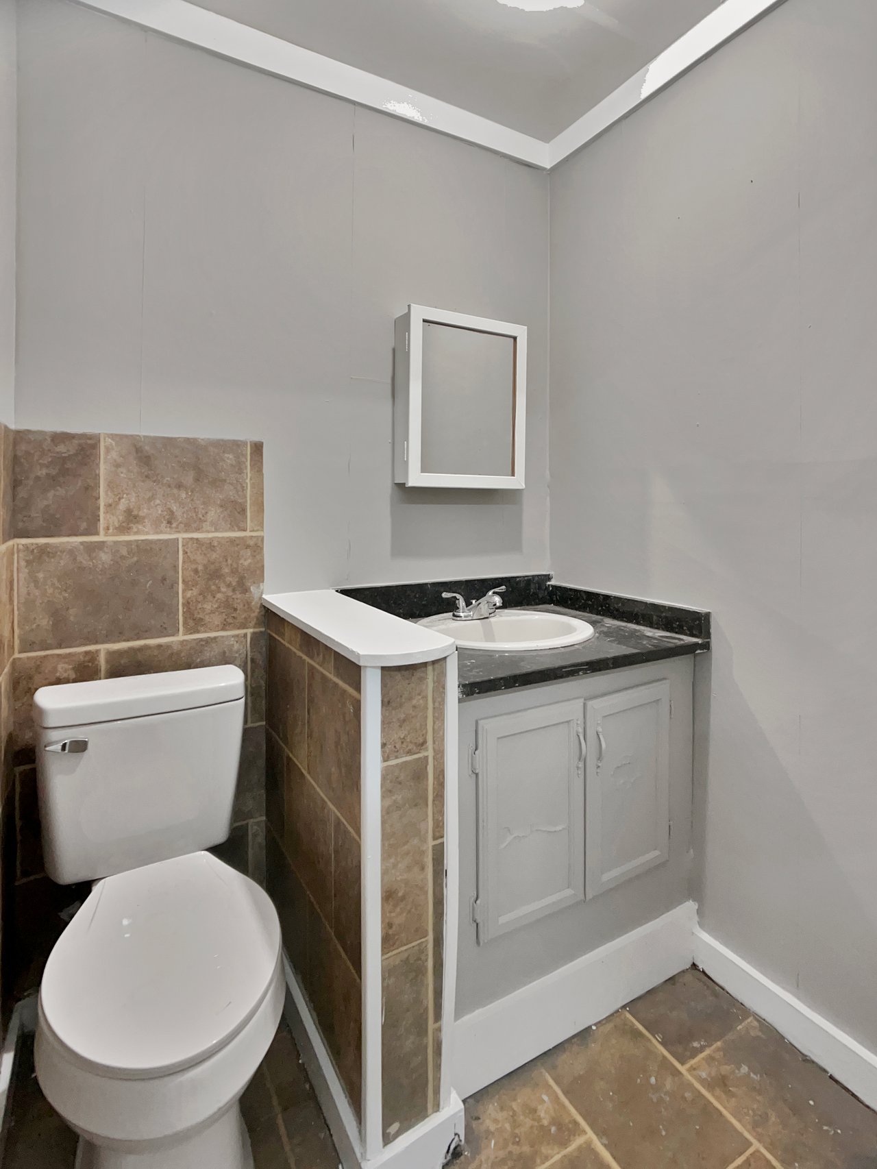 2565 Government Blvd, Suite B