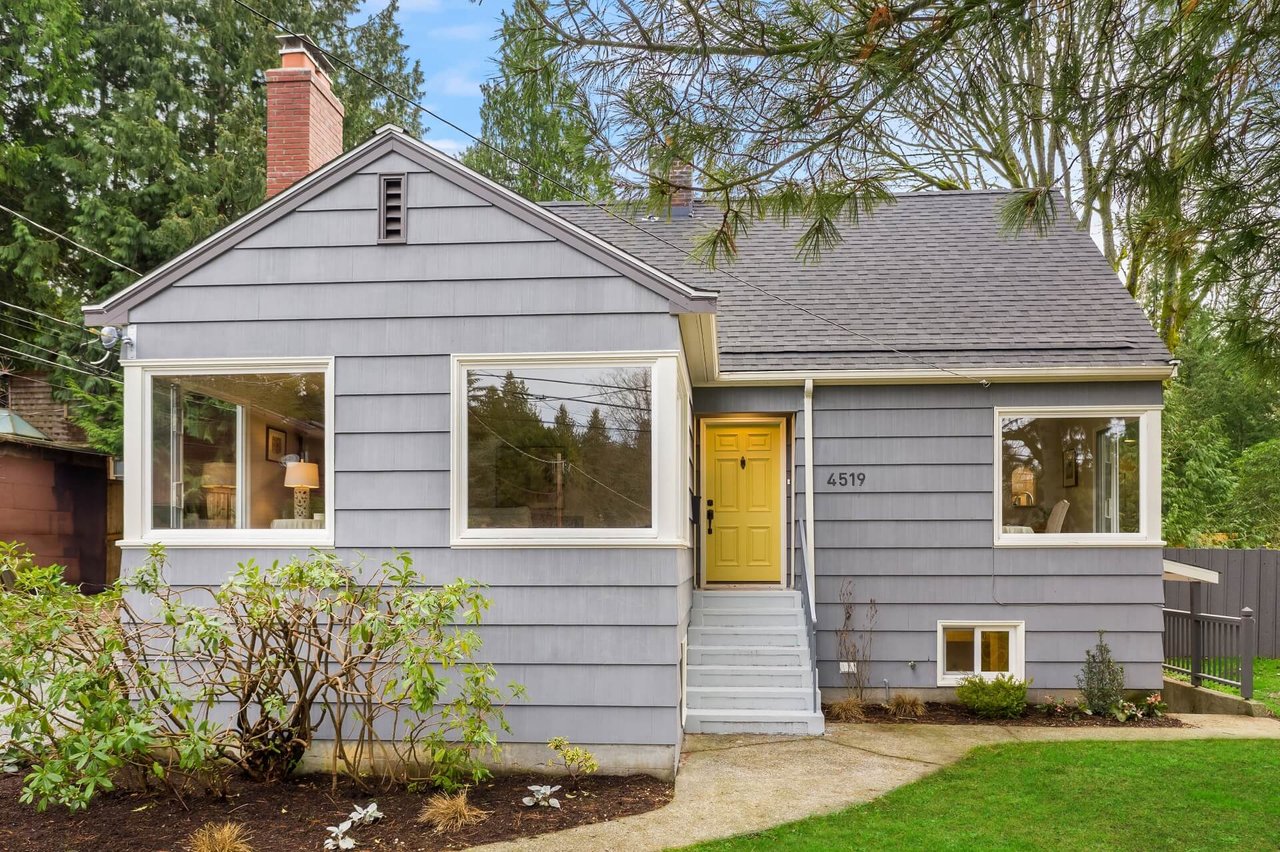Video tour: Remodeled Lincoln Park Home. To view in new browser window