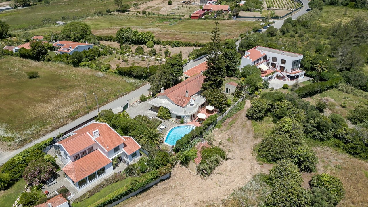 Exclusive Family Villa with Expansive Gardens Near Sintra’s UNESCO Heritage Centre