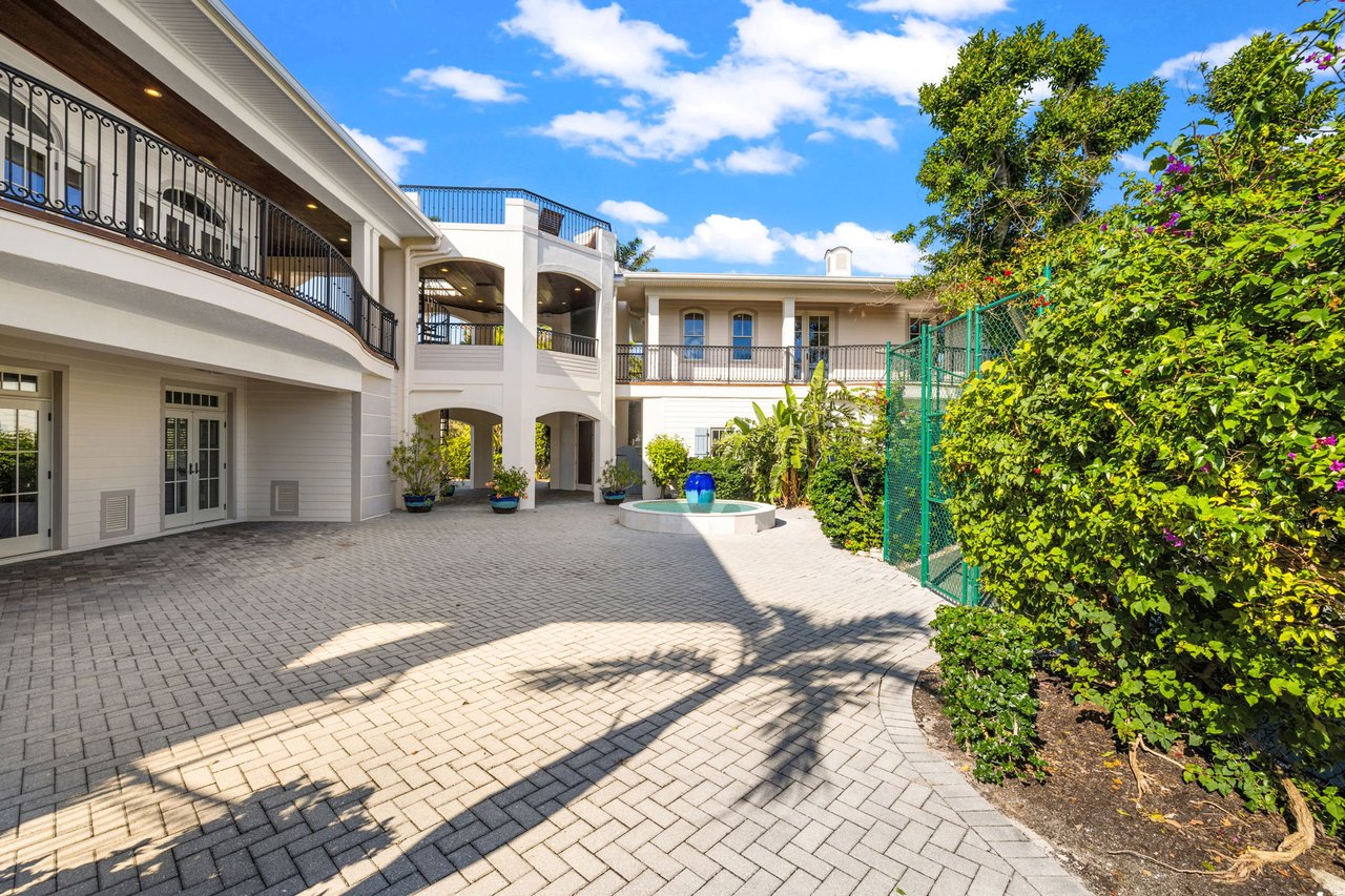 16475 Captiva Dr