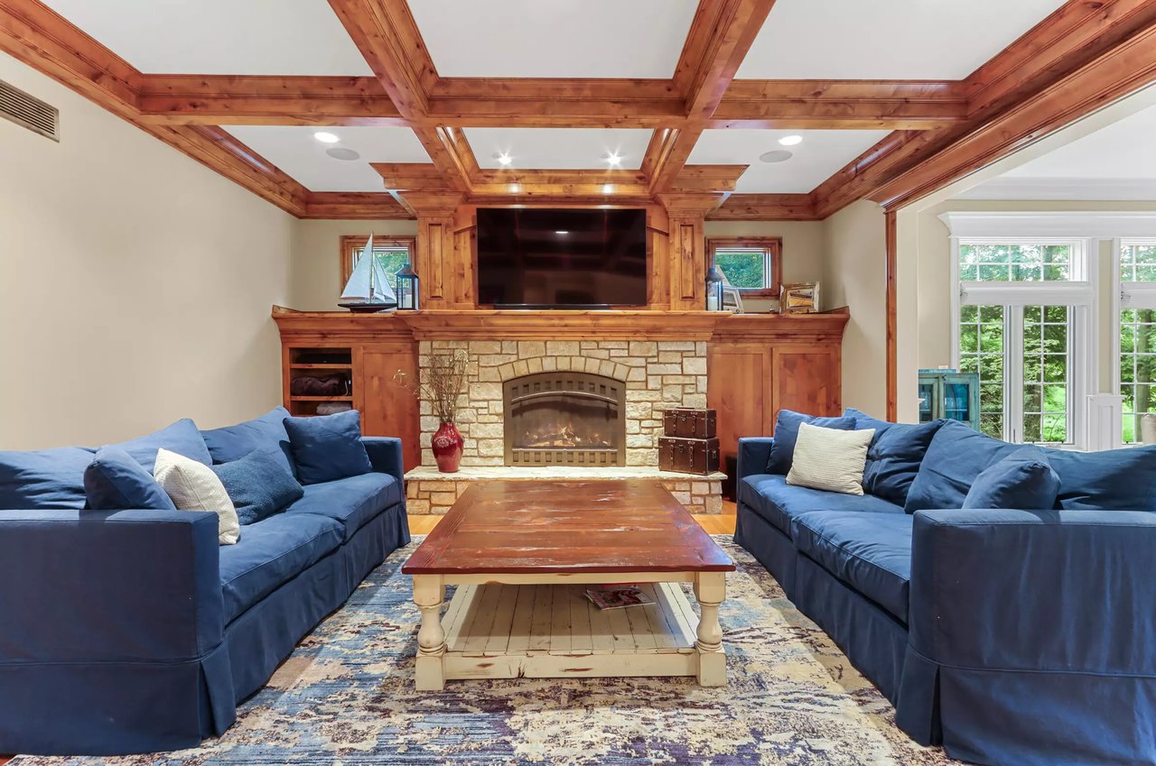158 Abbey Springs Dr