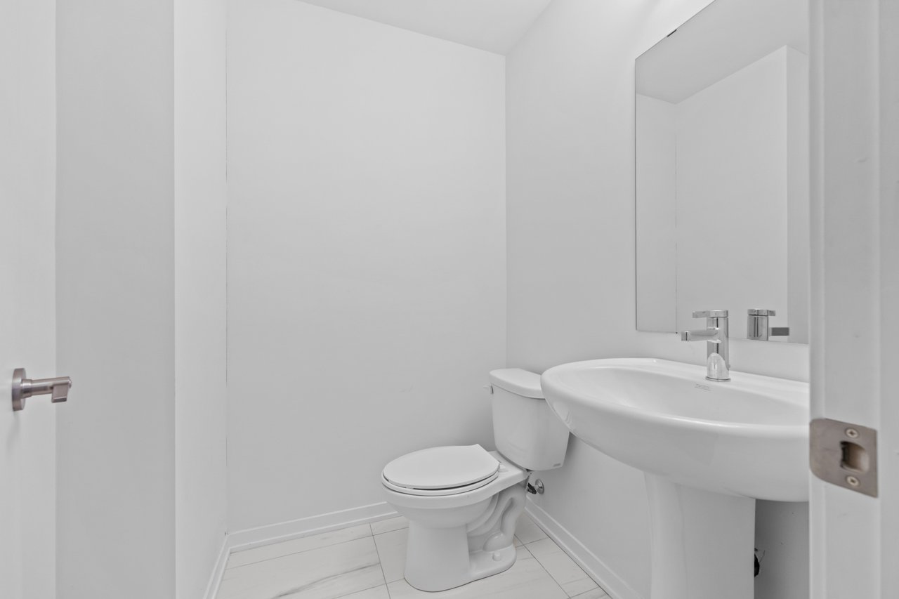 31 Honeycrisp Cres Townhouse 57