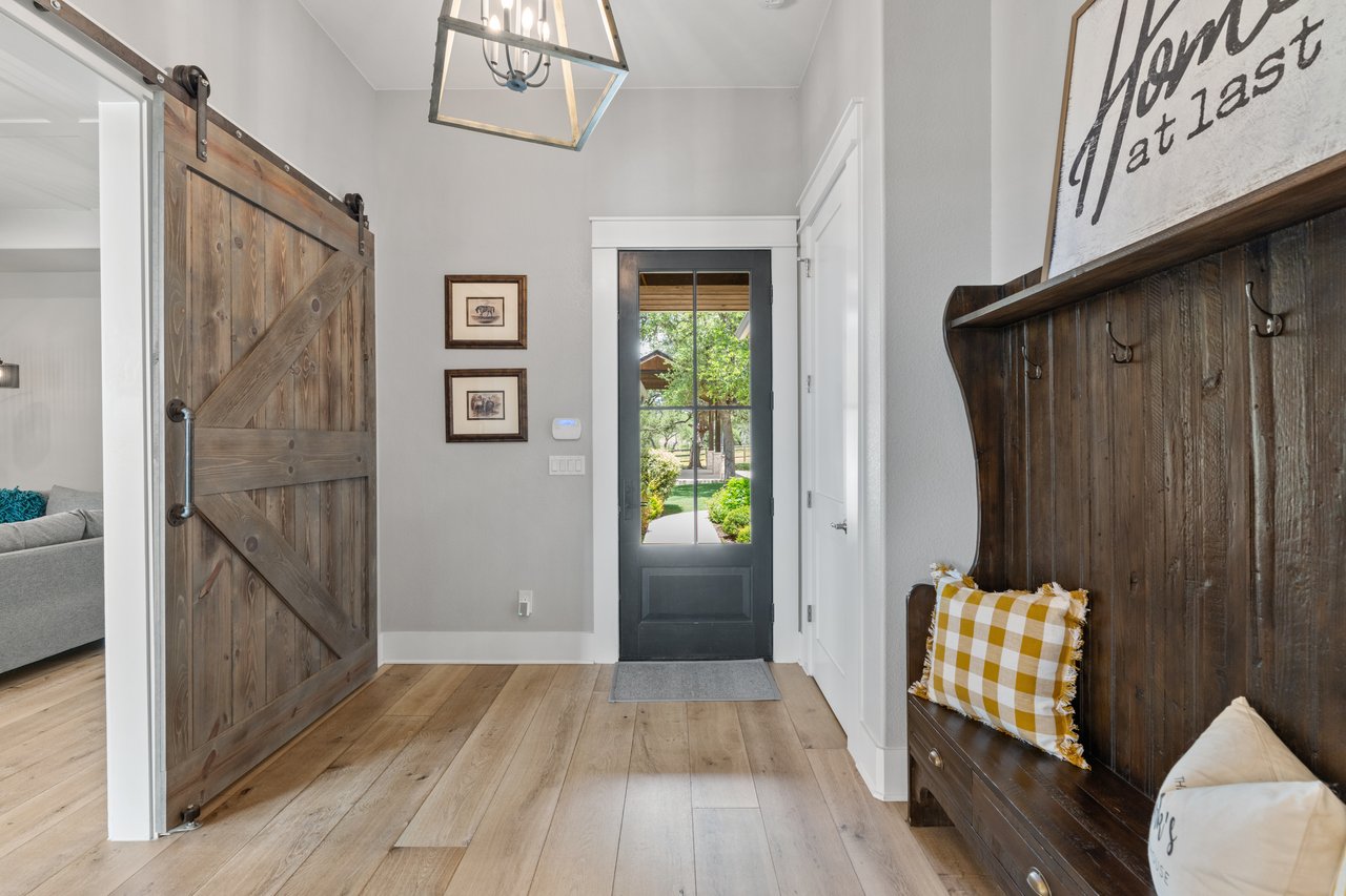 1457 Avenida High View