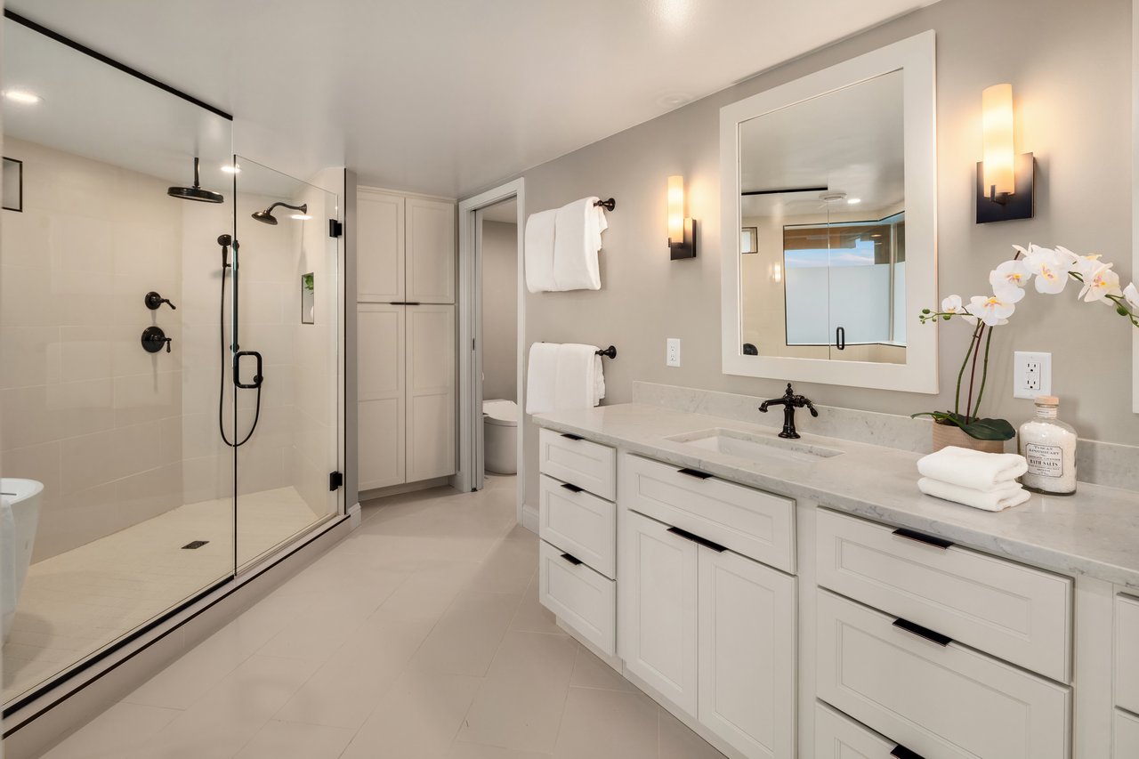 4511 Lake Washington Boulevard NE Unit: 2