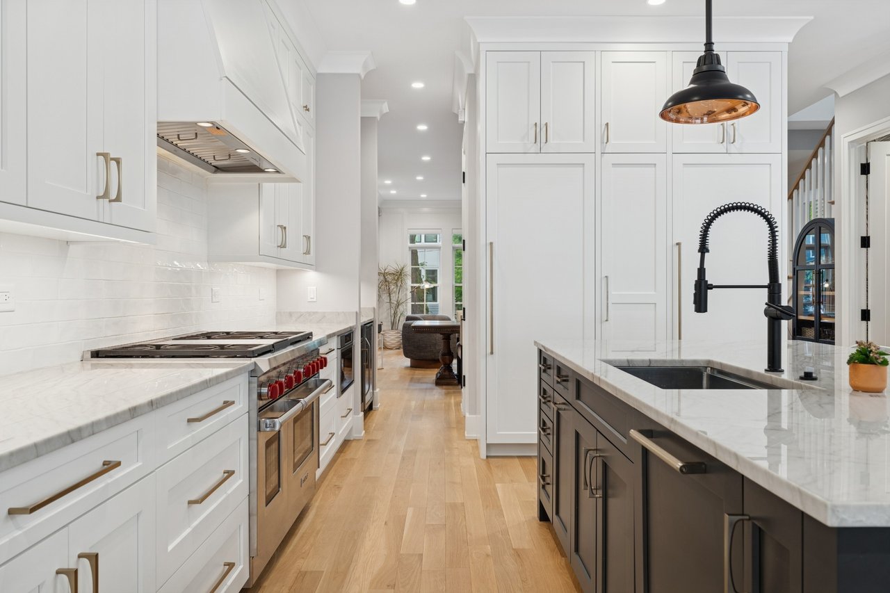 2026 W. Waveland- A North Center Gem!