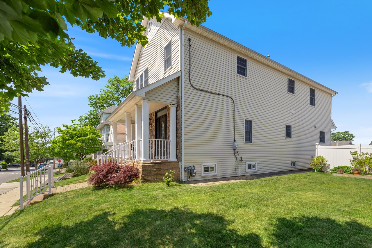 447 Forest Ave