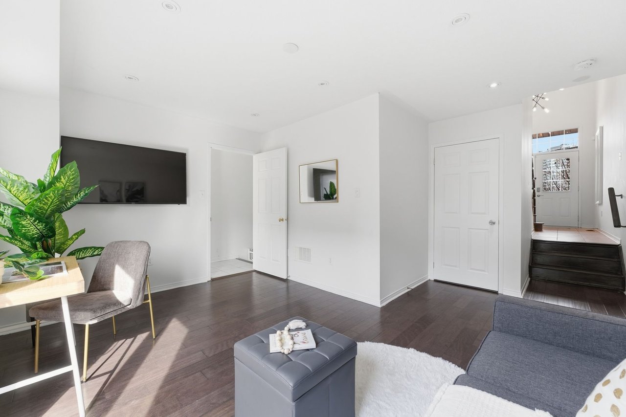 647 Courtney Valley Rd