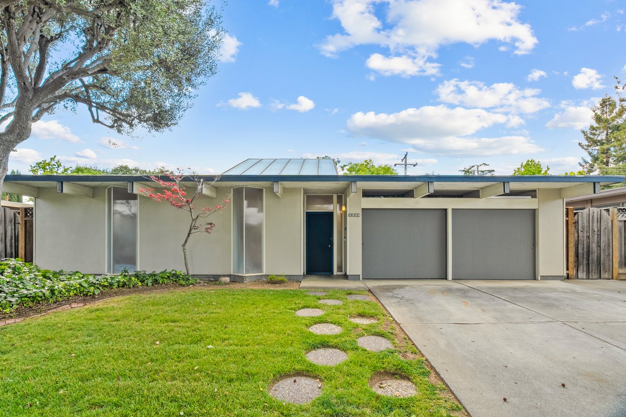 1736 Frobisher WAY