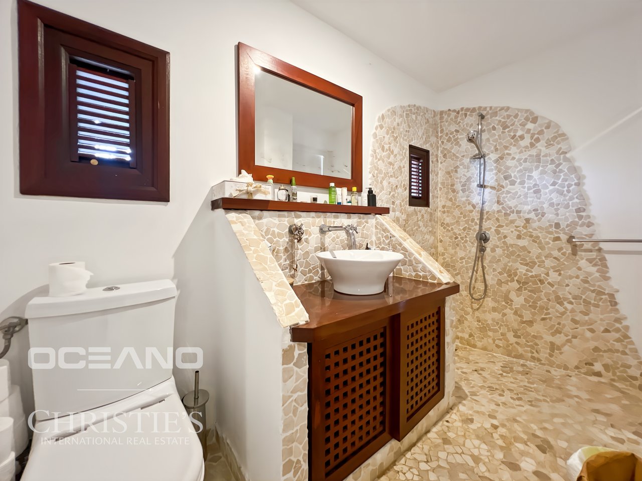 Almond Grove Villa – Ocean and Hillside Views – OCEANO Christie’s International Real Estate