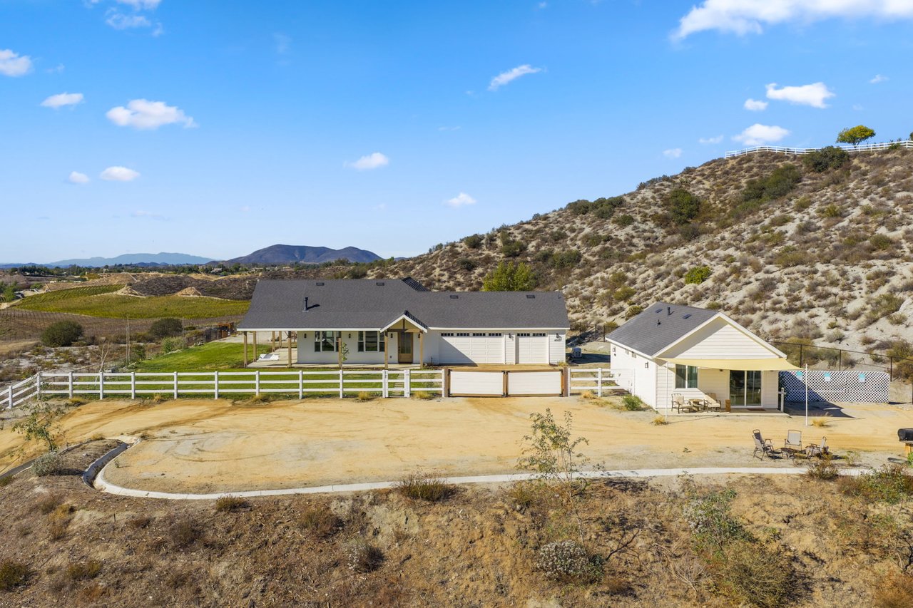 41950 Calle La Escondida