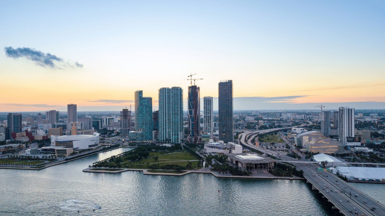 Navigating Miami’s 2024 Real Estate Market: Trends, Challenges, and Opportunities