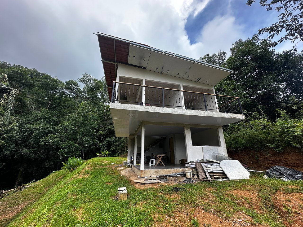 Investment Opportunity in Playa Hermosa – Fixer-Upper with Great Potential!