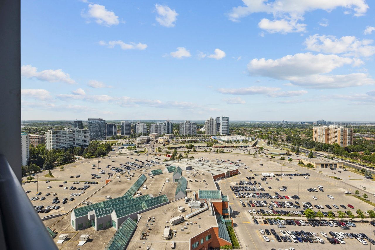 50 Upper Mall Way #2109