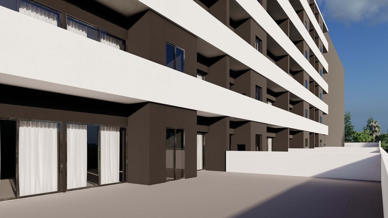 Modern 3-Bedroom Apartment with Balcony and Garage in Águas Santas, Porto Area