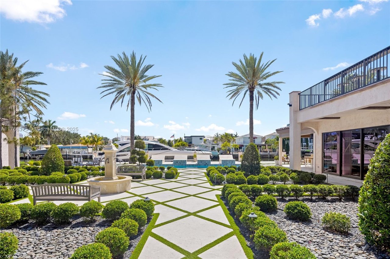 600 Isle Of Palms Dr