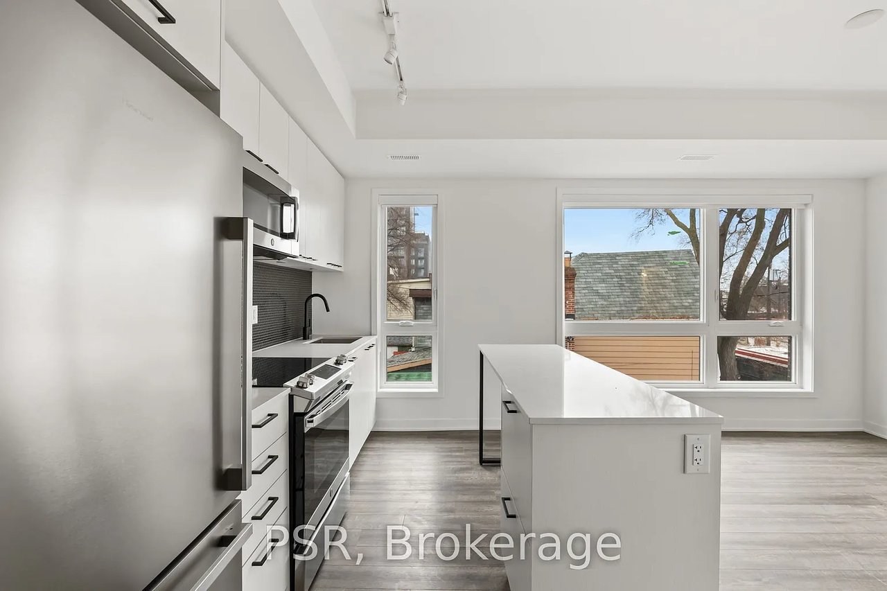 40 Ed Clark Gdns, #Townhouse 13