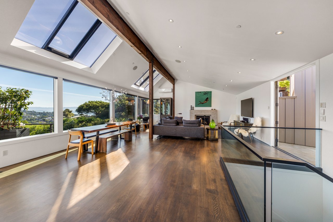 Chic and Stylish on Belvedere Island