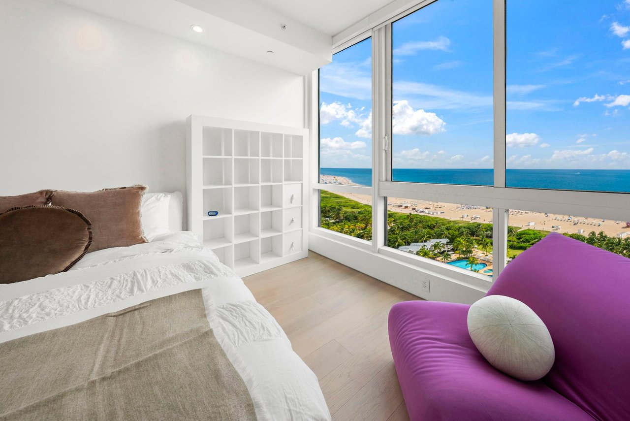 100 S Pointe Drive, Residence 1906/07