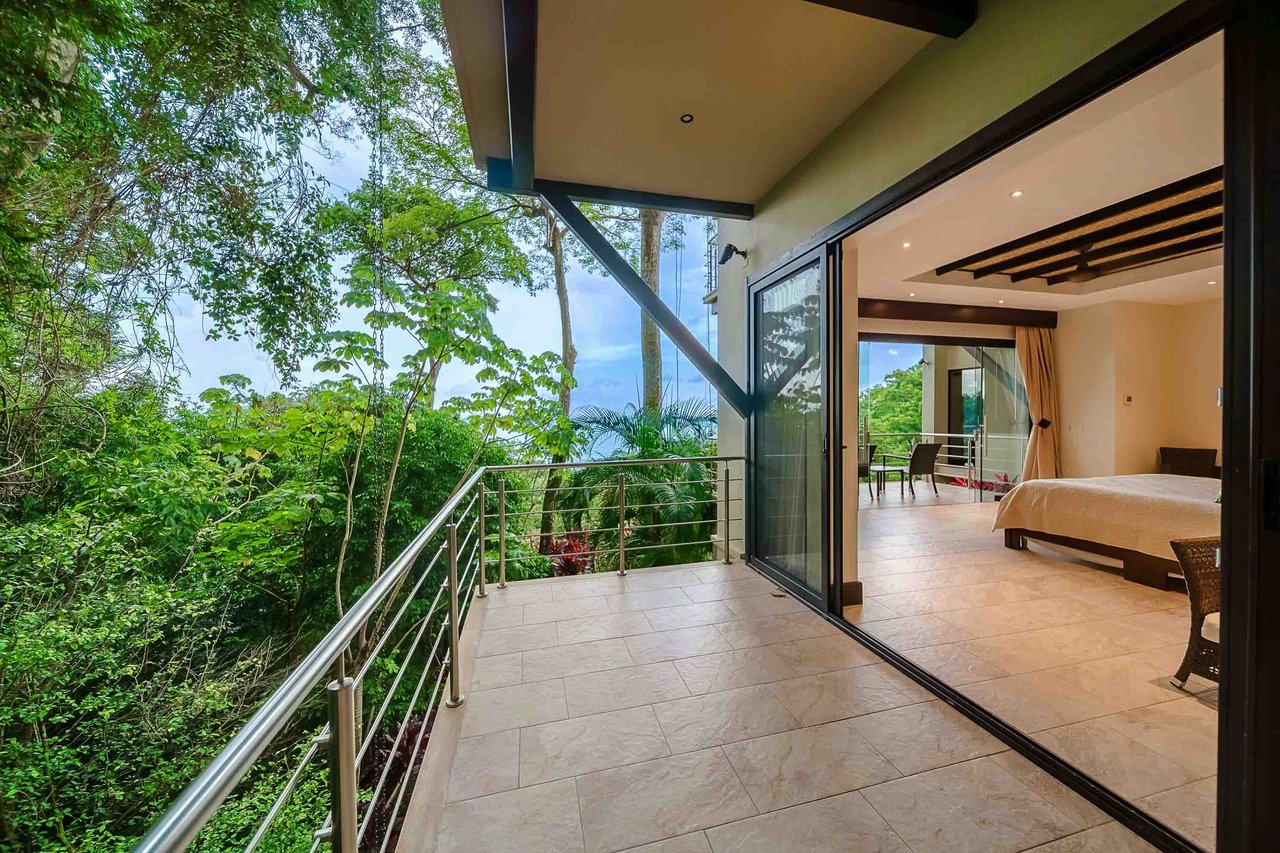 Walk to beach Vista Hermosa Estate Lucrative Contemporary Estate