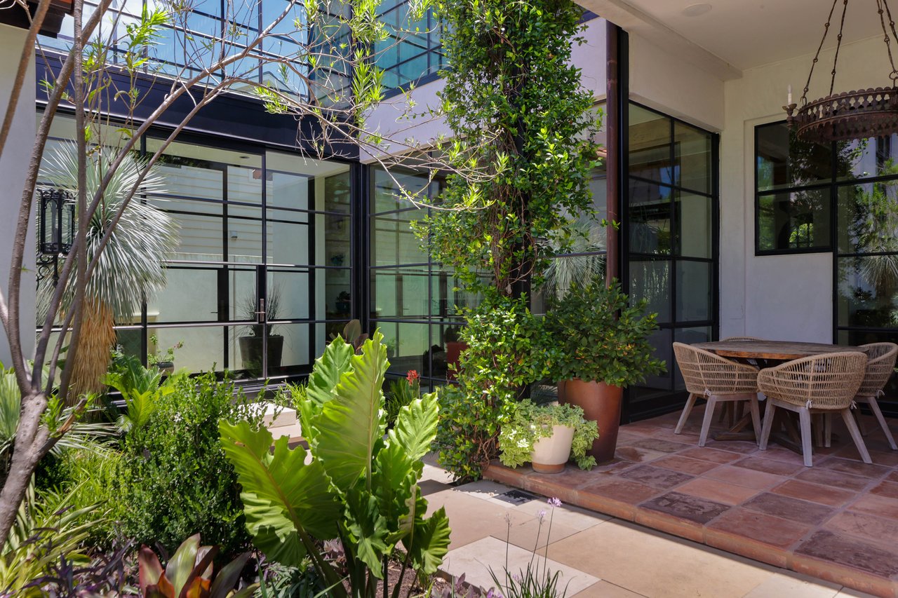 1308 Meriden Lane