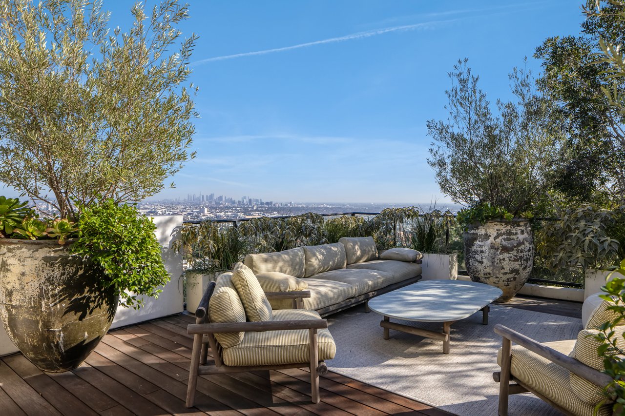 8080 Laurel View Dr, Hollywood Hills 