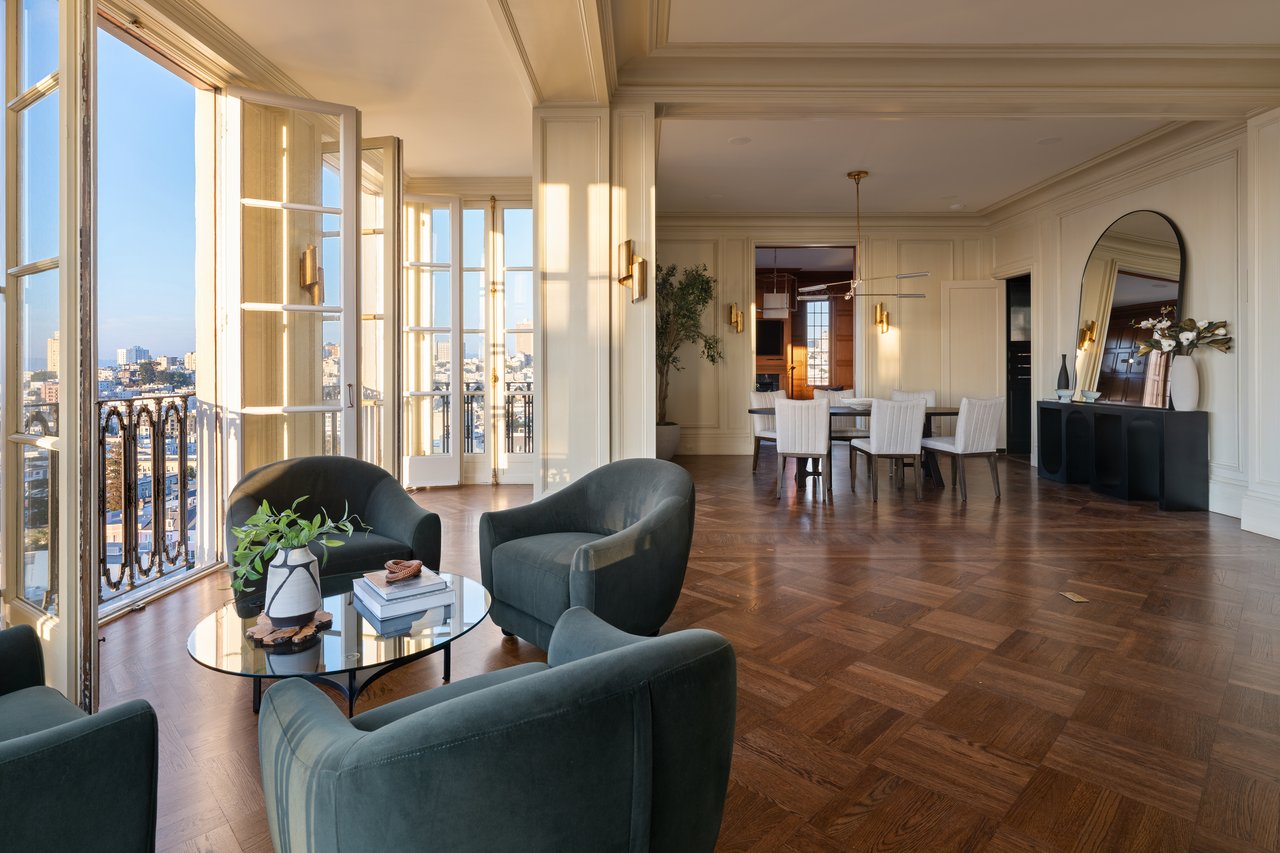 Majestic Pacific Heights View Apartment