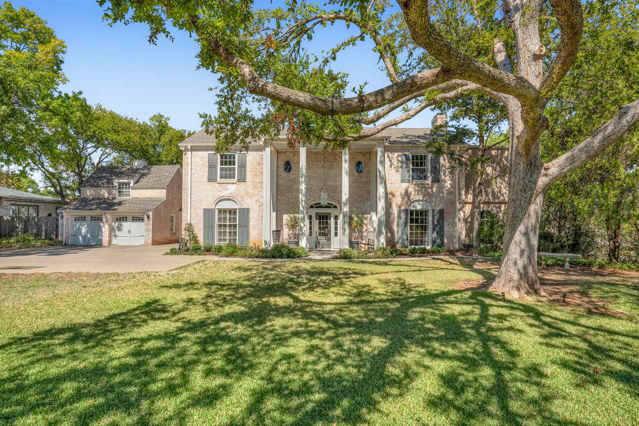 129 Pembroke Lane
