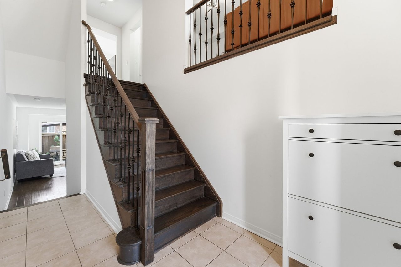 647 Courtney Valley Rd