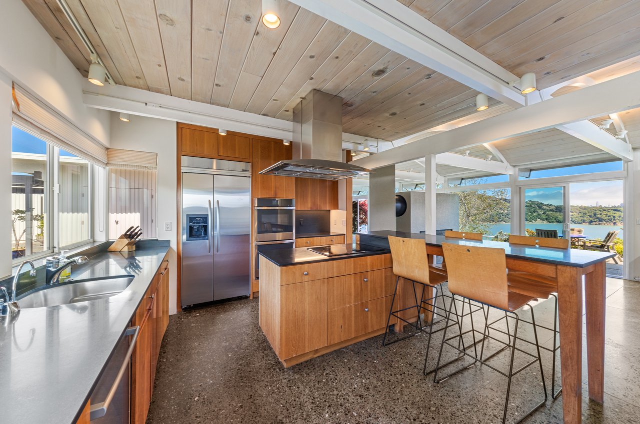 240 Loma Ave