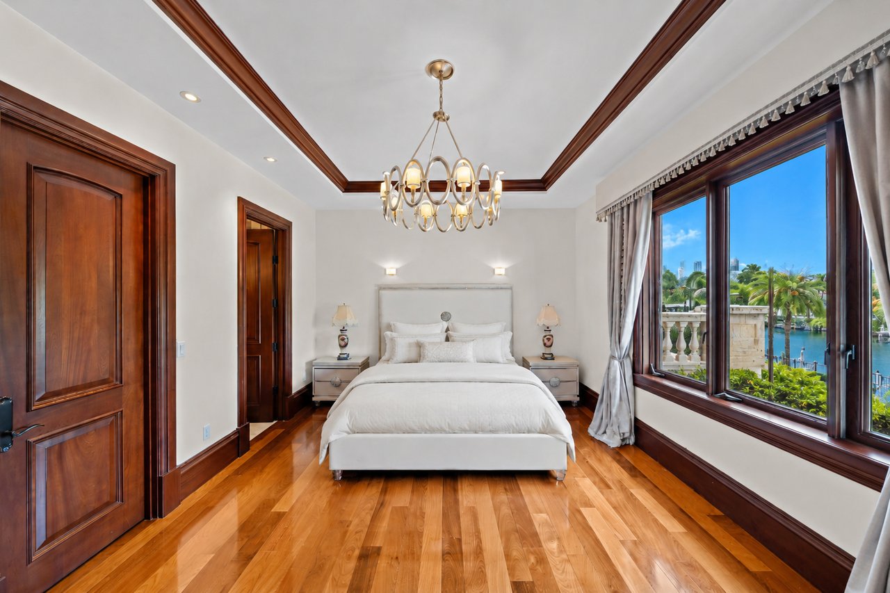 Edgewater Drive Estate