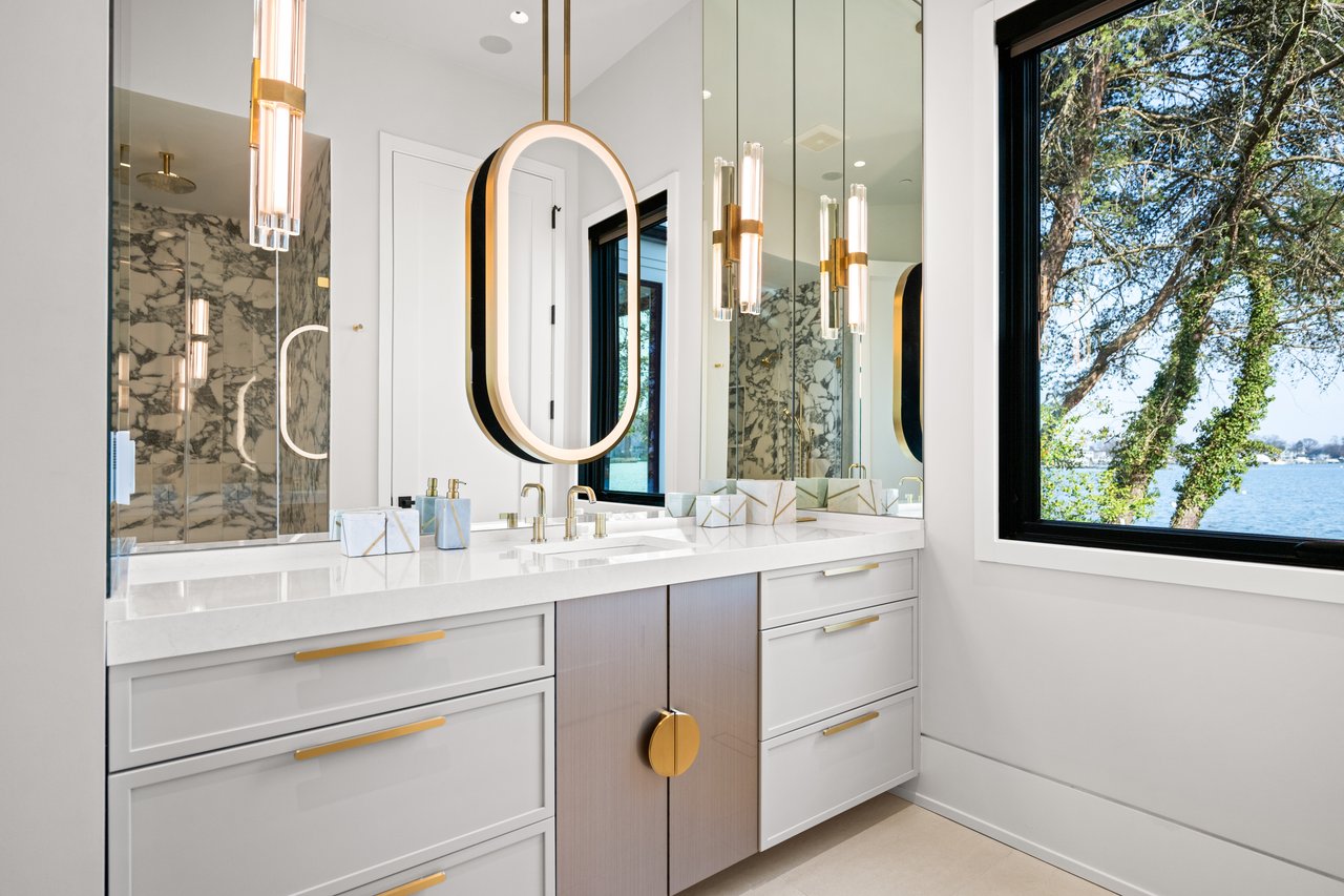 ANNAPOLIS WATERFRONT HOME | LAKE OGELTON WATERFRONT WITH CHESAPEAKE BAY ACCESS