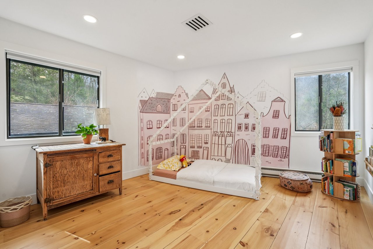 Cornwall Contemporary Wooded Retreat