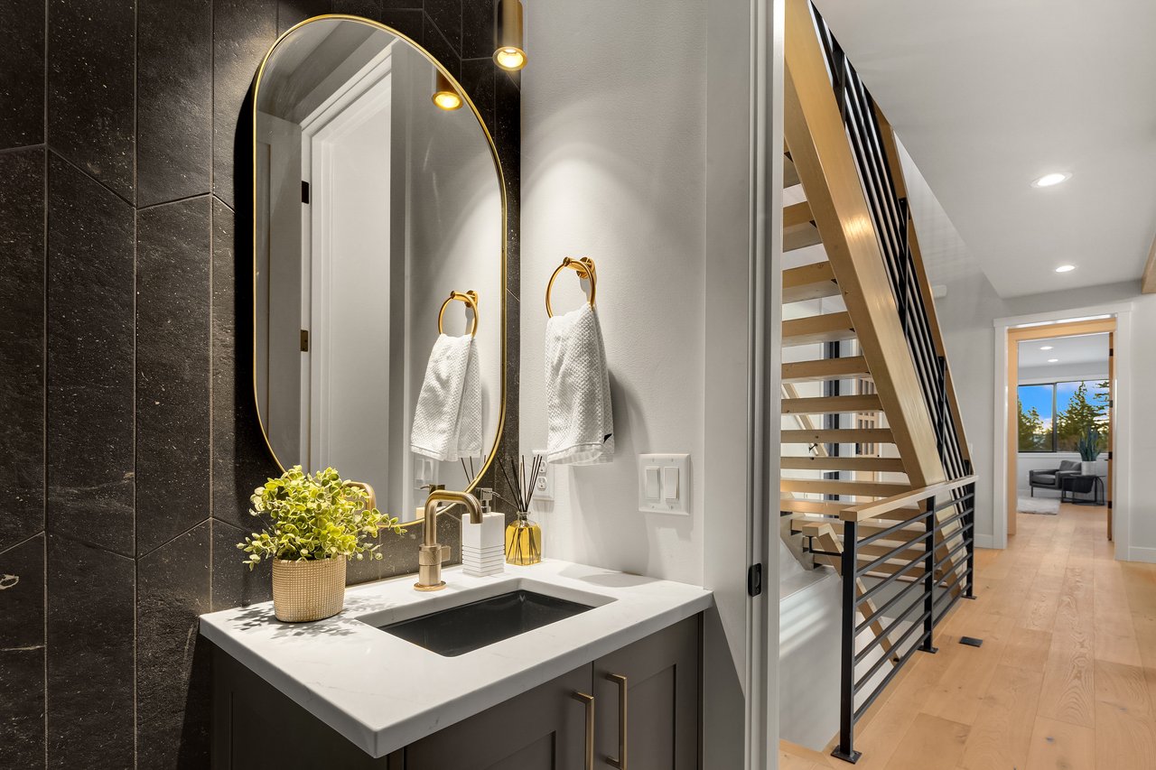 2241 Forest Ridge Drive