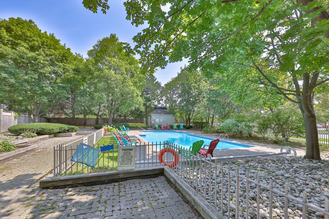 2-4635 Regents Terrace, Mississauga