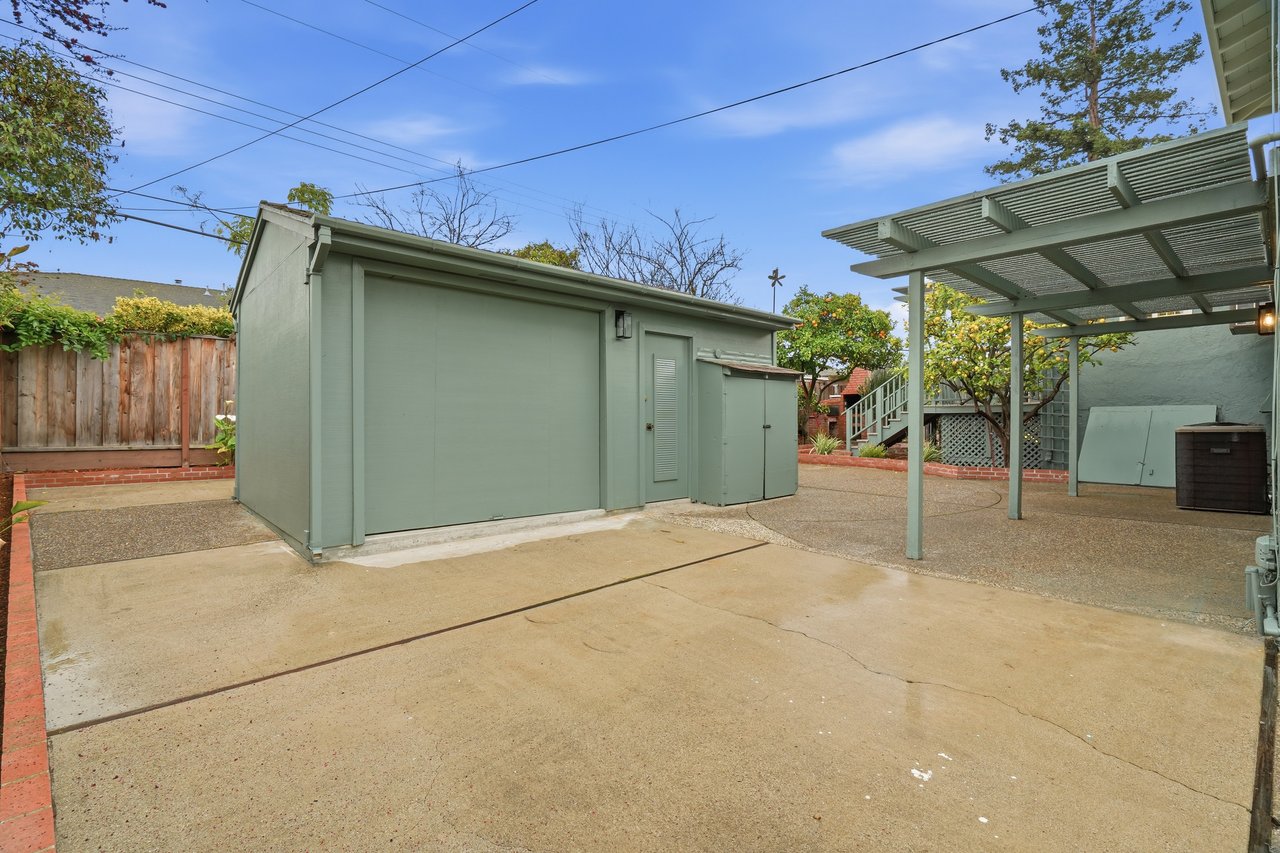 1554 Queenstown Court