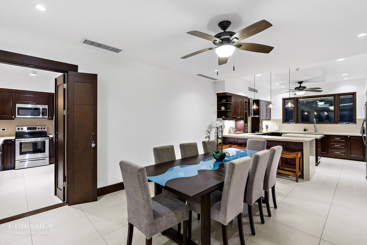360 - 307 Splendor Condo