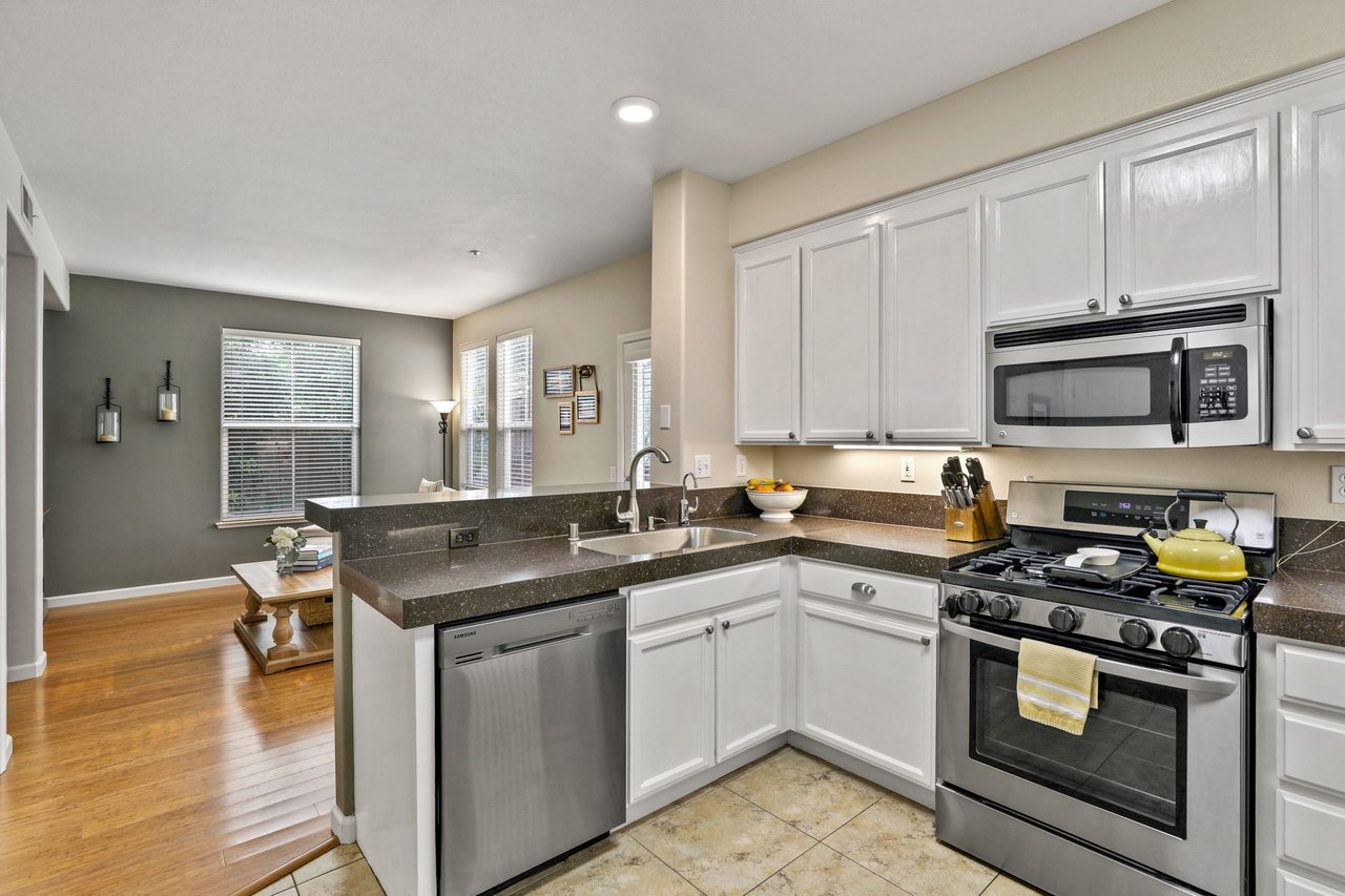 54 Arnold Dr