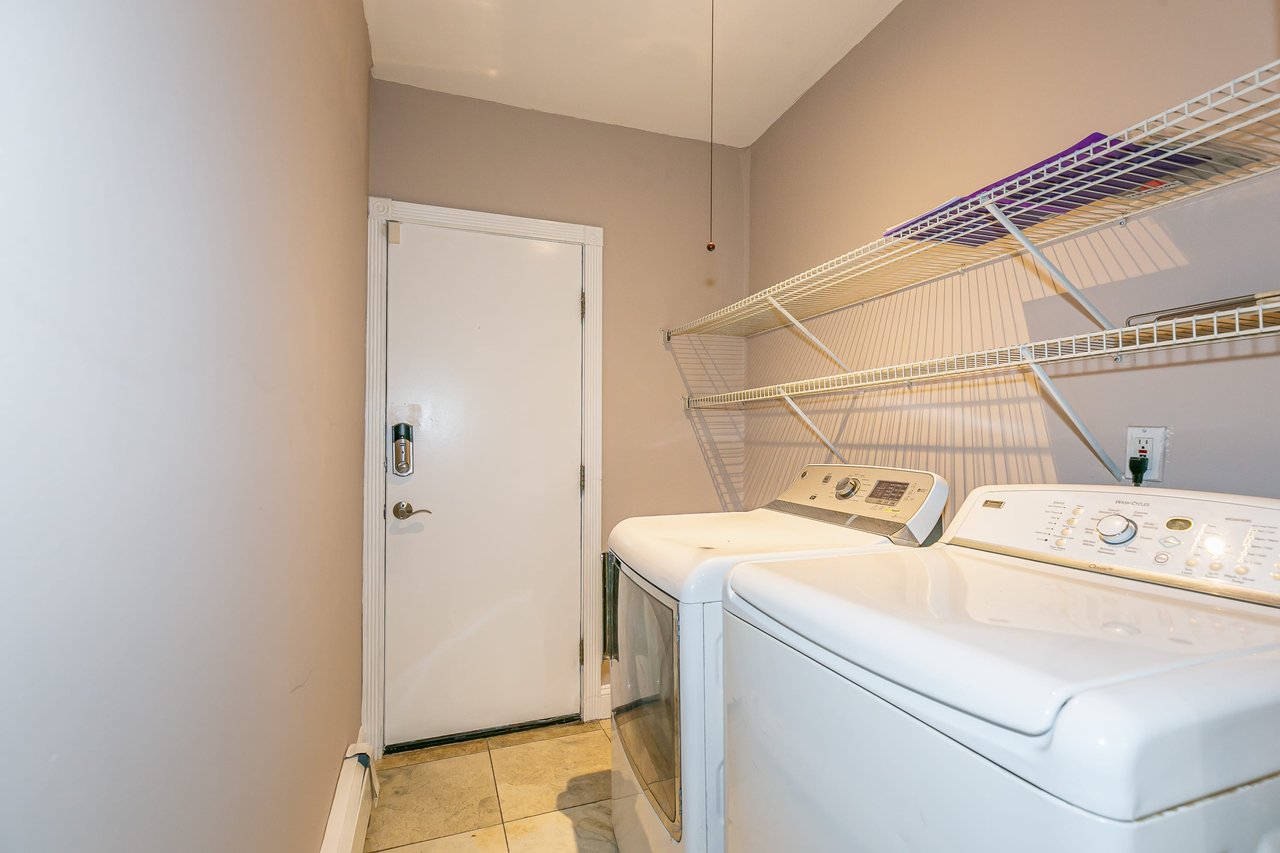 1 W Fern Drive, Jericho