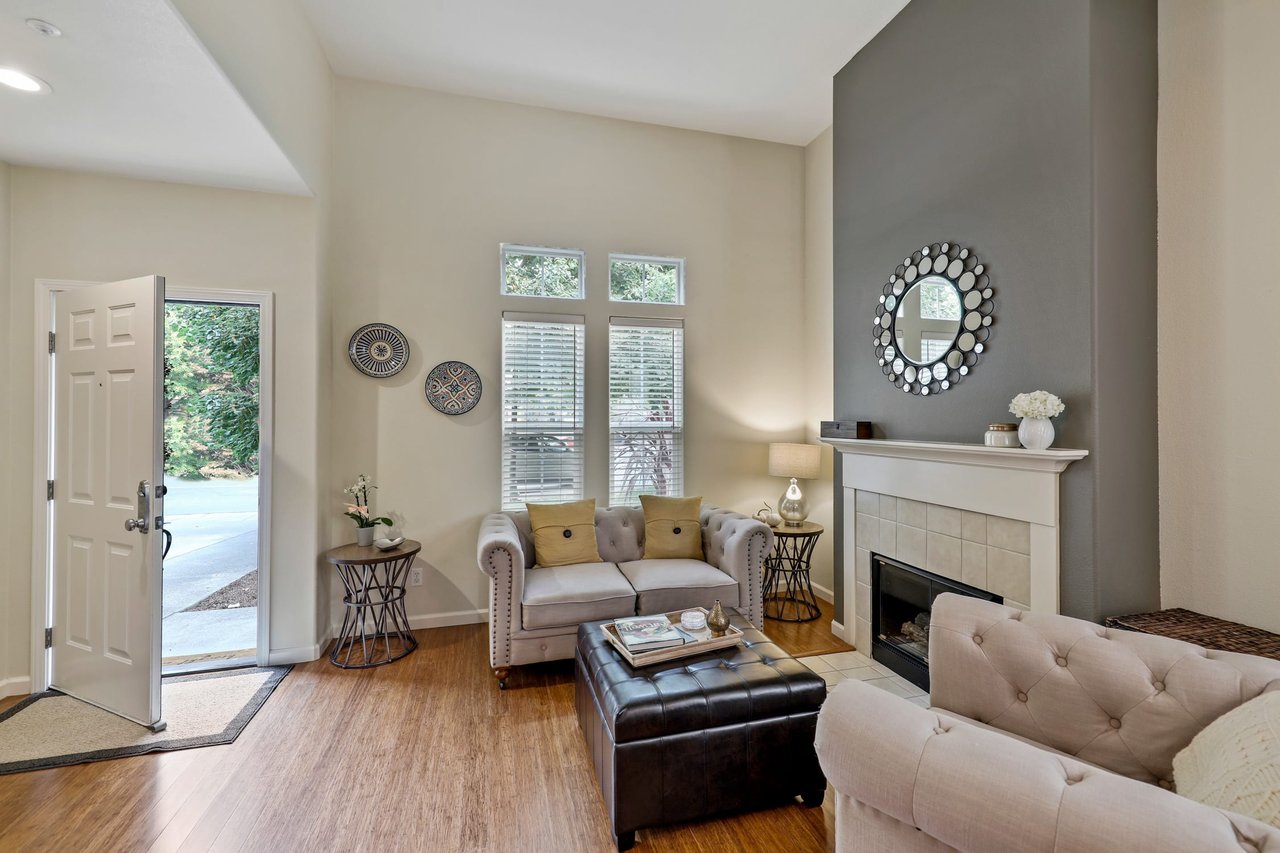 54 Arnold Dr