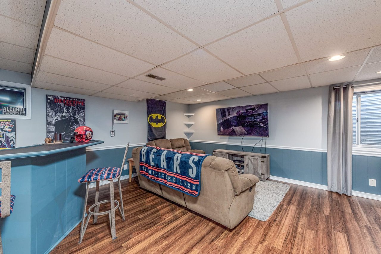 5390 Lansbury Circle