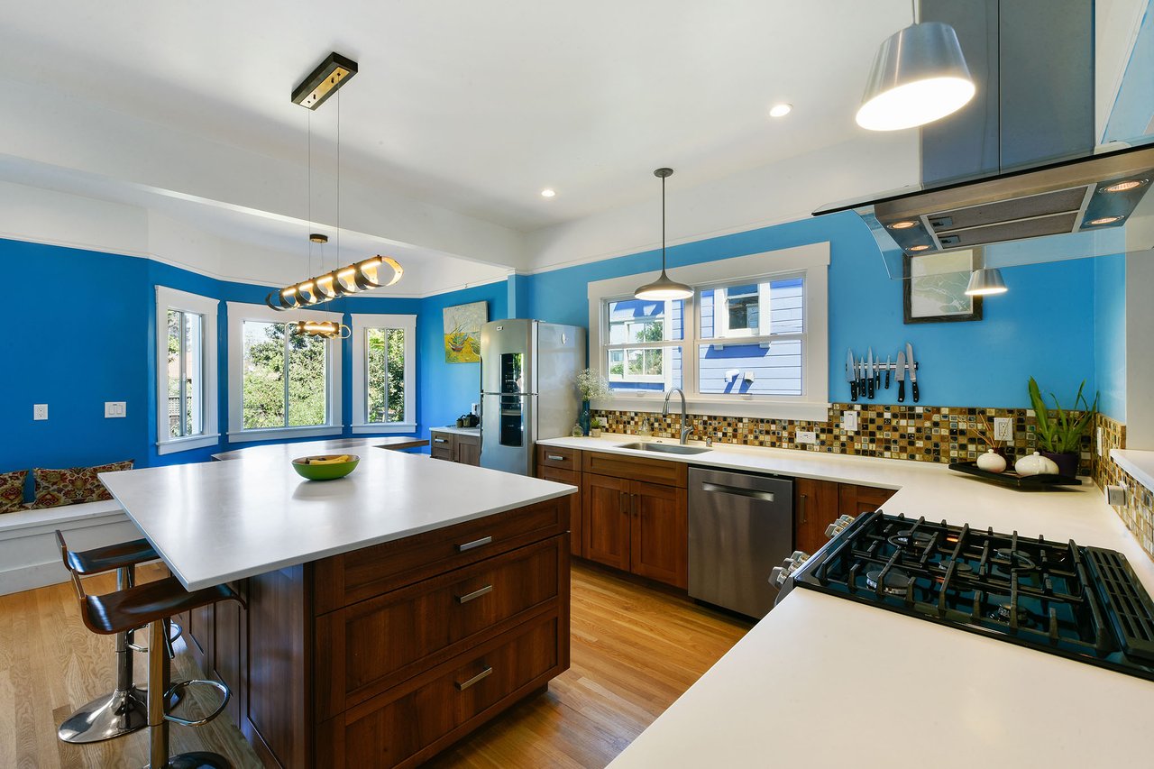 811 Santa Clara Ave