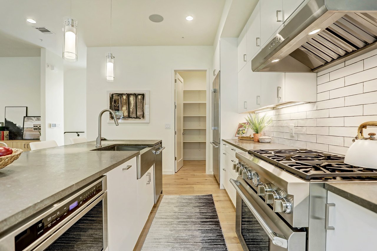 1410 Woodlawn Boulevard, Unit D | SELLER REPRESENTED