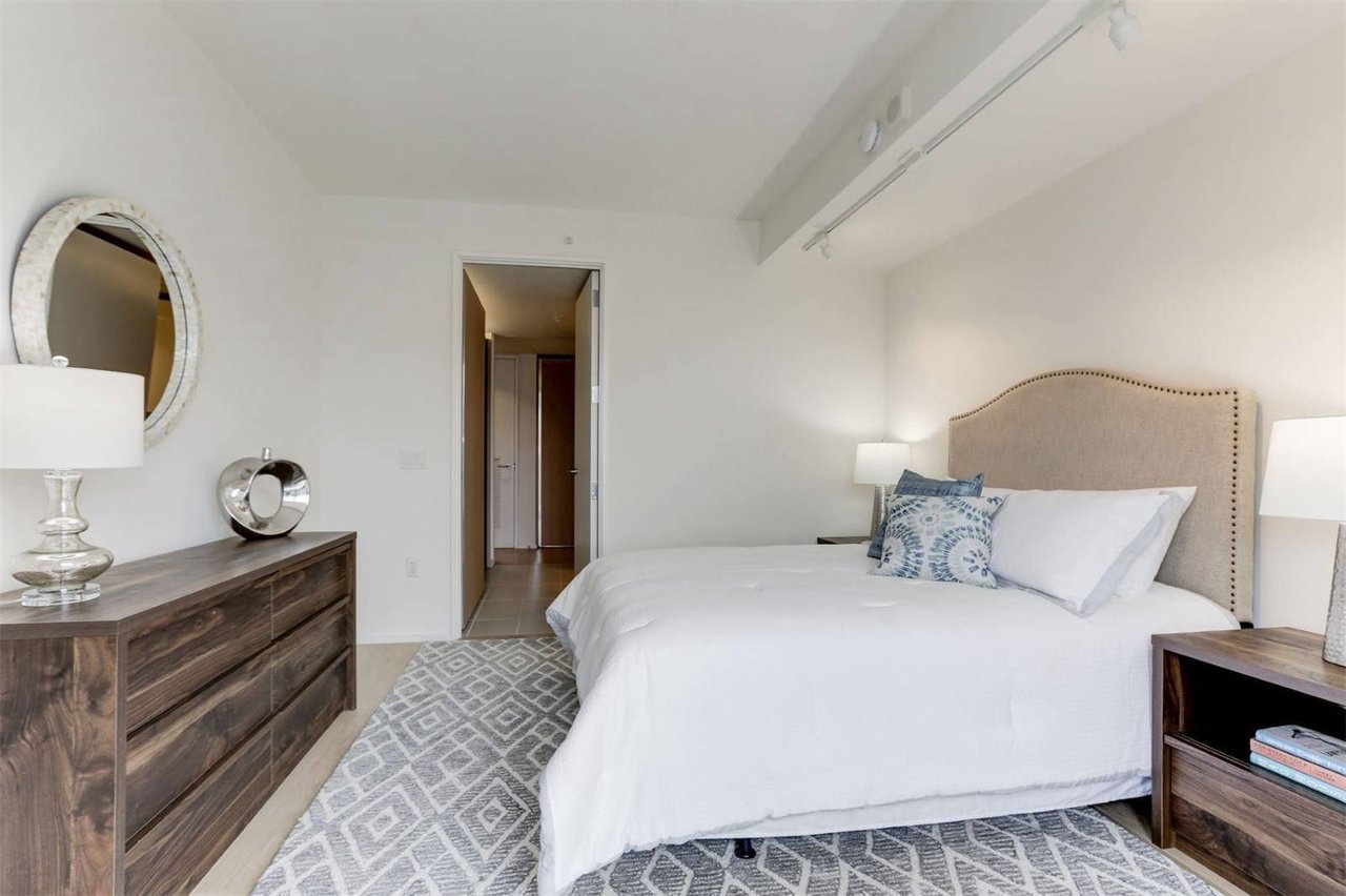 920 I St NW, #1105